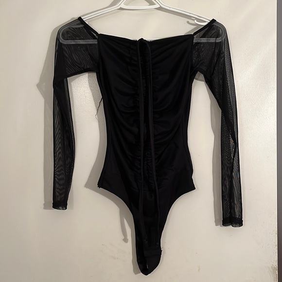 Black mesh off the shoulder long sleeve - Picture 1 of 4
